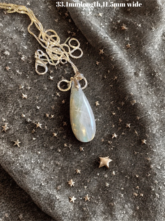 Tear drop Labradorite Pendant