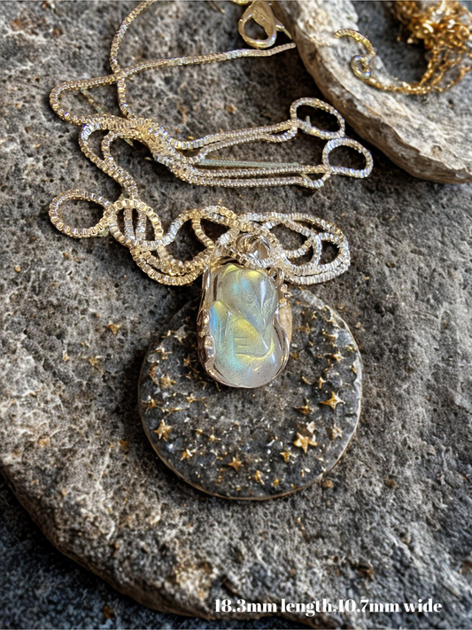 9 Tail Fox Labradorite in 925 Sterling Silver Setting